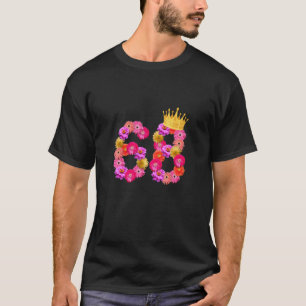 68-jarige vrouwen van de geboorte kweken hun 68t t-shirt