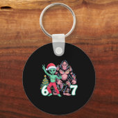 6 7 Meme Christmas Alien Sasquatch Six Seven Fun Sleutelhanger (Voorkant)