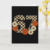 6 7 Retro Fall Meme Checkerboard Tee Haunted By 67 Kaart (Gele Bloem)