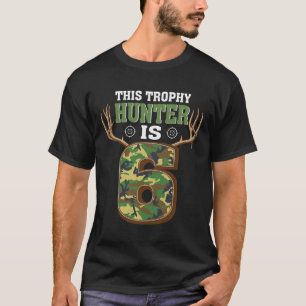 6 jaar oude jager 6e verjaardag van de geboorte De T-shirt