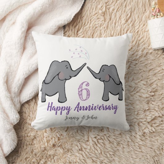 6e coussin d'anniversaire d'éléphant violet (Couverture)