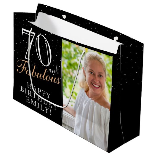 70 en Fabulous Elegant Black 70th Birthday Foto Groot Cadeauzakje (Voorkant Gekanteld)