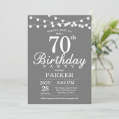 70e anniversaire Invitation Gris et Blanc (Debout devant)