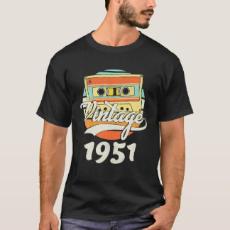 70e verjaardag Geboren in 1951 70 jaar T-shirt