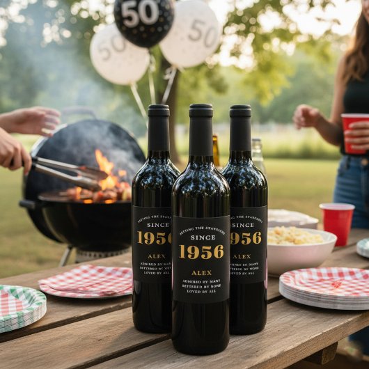 70e Verjaardag Naam 1954 Zwart Goud Elegant Chic Wijn Etiket