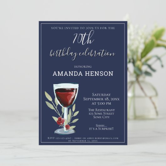 70e verjaardag Rode Wijn Navy Blue Party Kaart (Staand voorkant)
