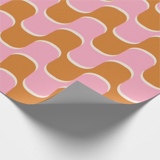 70s retro golvy patroon in goud en roze cadeaupapier (Hoek)