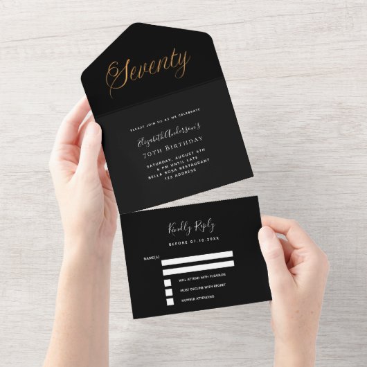 70ste verjaardag zwart goud script RSVP All In One Uitnodiging (Afscheurbaar)