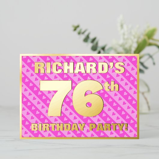 76e verjaardag — vuurroze harten en strips folie uitnodiging (Staand Voorkant)