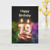 79e verjaardag met taart en kaarsen kaart (Gele Bloem)