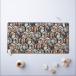 7 Photo Collage - motif hexagone funky - noir<br><div class="desc">Ce montage photo amusant comprend une place pour 7 photos. La grille comprend une grille de photos en forme d'hexagone avec beaucoup de place pour ajouter vos photos de fête préférées. Les photos carrés fonctionnent mieux avec ce modèle. Ajoutez vos photos préférées à ce modèle amusant. Vous pouvez utiliser des...</div>