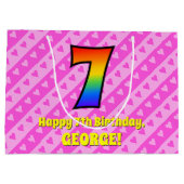 7e verjaardag: Roze strips & harten, regenboognr.  Groot Cadeauzakje (Achterkant)