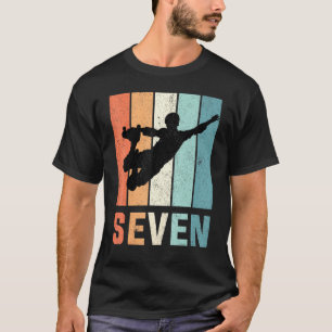 7e verjaardag van het meisje met rolschaatsen en r t-shirt