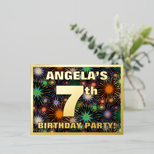 7e verjaardag: Vet, kleurrijk vuurwerk Folie Uitnodiging Briefkaart (Staand Voorkant)