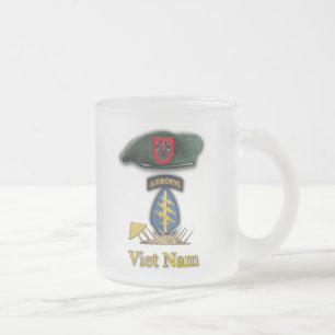 7th green berets vétérans vietnam Mug givré
