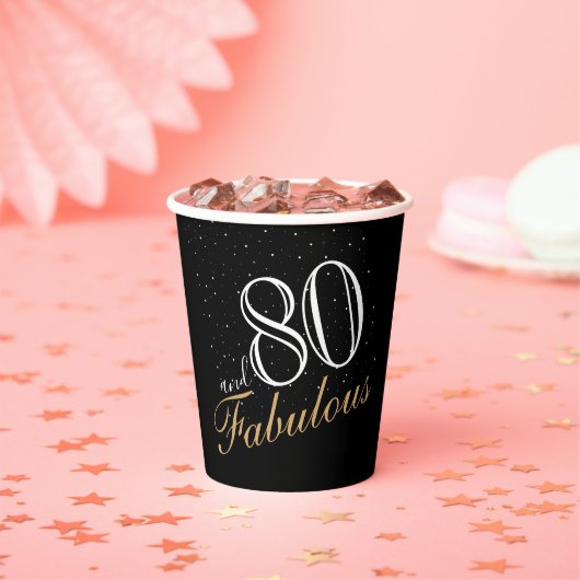 80 en Fabulous Elegant White Script Birthday Papieren Bekers (Insitu)