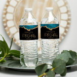 80e fête d'anniversaire Turquoise Blue Gold Agate<br><div class="desc">Ces étiquettes chic de bouteille d'eau de 80 ans présentent une aquarelle d'une géode d'agate dans les tons de bleu turquoise avec des reflets de parties scintillant d'or. Les mots "80th Birthday" apparaissent dans la parties scintillant en faux or dans une police décorative moderne d'écriture manuscrite. Customisez-le avec le nom...</div>