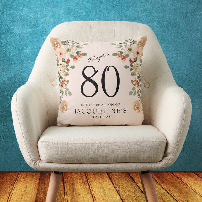 80e verjaardag  Bloemen Kussen (80th Birthday Vintage Floral Throw Pillow
Throwback to a time of elegance and charm.)