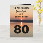 80e verjaardag man schijnt nog steeds helder kaart (Gele Bloem)