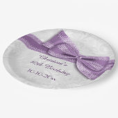 80e verjaardag Paars Damask en Faux Bow Papieren Bordje (Gekanteld)