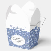 80e verjaardagsfeestje blauw/wit nummerpatroon bedankdoosjes (Geopend)