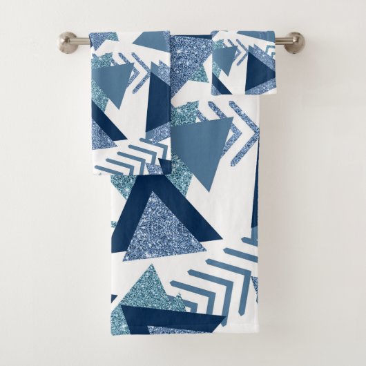80s Luxe Abstract | Turquoise en Navy Blue Shapes Bad Handdoek (Insitu)