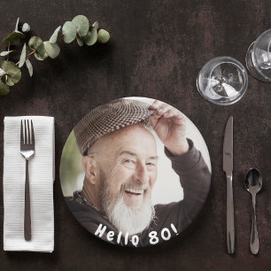80ste verjaardagsfoto hallo 80 jongens mannen papieren bordje