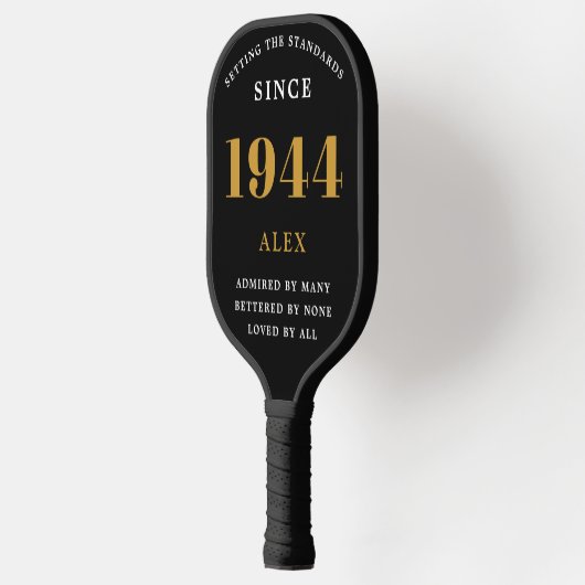 80ste Verjaardagsnaam 1944 Zwart Goud Elegant Chic Pickleball Paddle (Links)