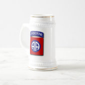82e AIRBORNE STEIN Bierpul (Voorkant links)