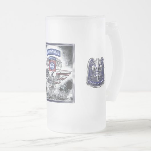 82e luchtdivisie Ontplofbaar omhuld ontwerp Matglas Bierpul (Voorkant rechts)