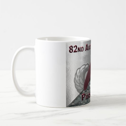 82e Mug de café aéroporté (Gauche)