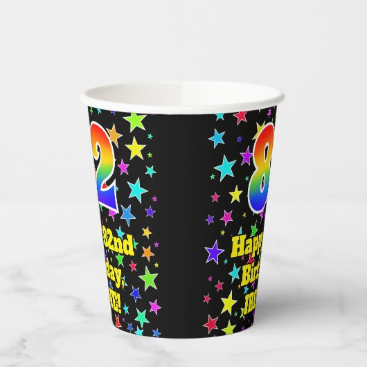 82ste verjaardag: Fun Stars Pattern en Rainbow 82 Papieren Bekers (Links)