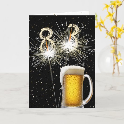 83e Verjaardag Sparklers Met Bier Mok Kaart (Gele Bloem)
