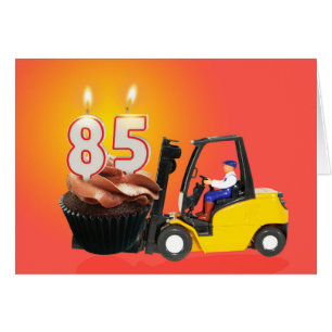 85e anniversaire avec Cupcake, bougies et chariot 