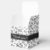 85e zwart/wit willekeurig getallenpatroon bedankdoosjes (Geopend)