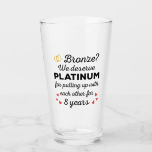 8e trouwdagjubileum I - Bronzen Grappig Koppel Glas