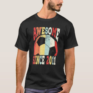 8e Verjaardagsvoetbal Geweldige sinds 2011 Kind T-shirt