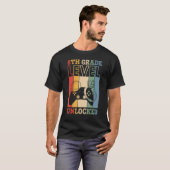 8th Grade Level Unlocked VideoGame Back to School  T-shirt (Voorkant volledig)
