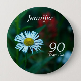 90 jaar oude, White Daisy WildFlower Button Pin