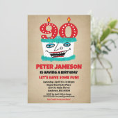 90e anniversaire Invitation Funny Cake Mens Décont (Debout devant)