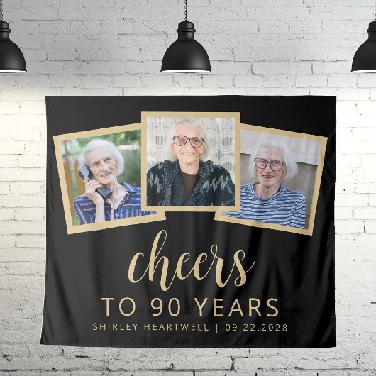 90e verjaardag 3-foto zwart goud script proost wandkleed
