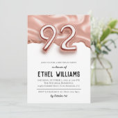 92e anniversaire de fête Invitation (Debout devant)