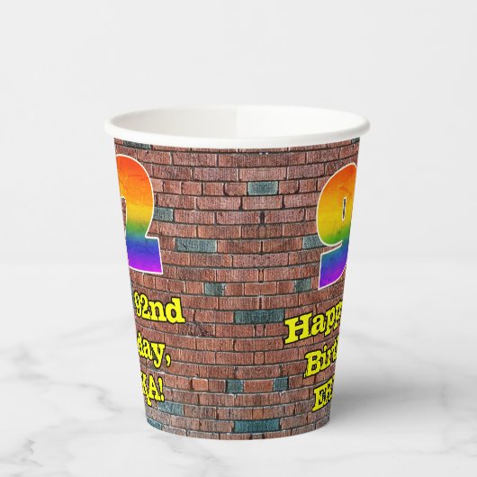 92e verjaardag: Fun Graffiti-geïnspireerde regenbo Papieren Bekers (Links)