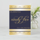 95e anniversaire Invitation à une fête en bleu et (Debout devant)