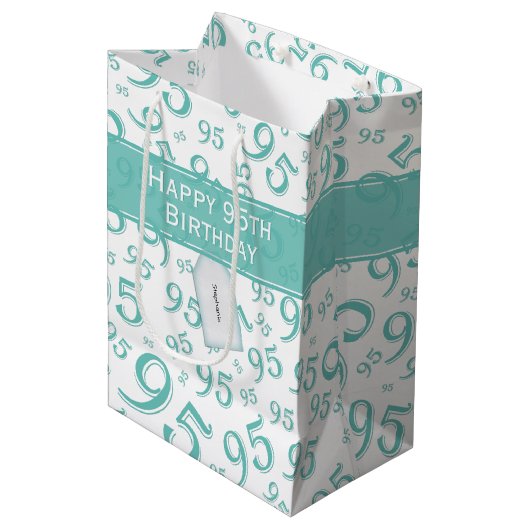 95e Happy Birthday Blauwgroen Random Number Patter Medium Cadeauzakje (Voorkant Gekanteld)