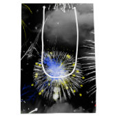 95e verjaardag Fireworks in Clouds Medium Gift Bag Medium Cadeauzakje (Achterkant)
