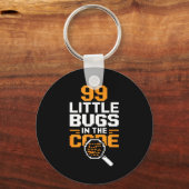 99 kleine bugs in code grappige programmeur zeggen sleutelhanger (Voorkant)