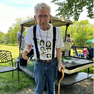 9 Foto Grandaddy of Grandma Gift Personalized T-shirt