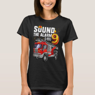 9 jaar oude brandweerwagen ter vervanging van jong t-shirt
