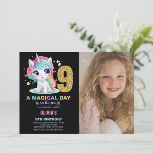 9e anniversaire Unicorn Anniversaire Invitations p (Debout devant)